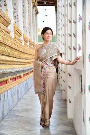 ชุดไทยเจ้าสาว ชุดไทยจักรพรรดิ์ เช่าที่แบมบี้ เวดดิ้ง ห้วยขวาง
